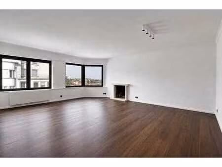 bel appartement entièrement rénové