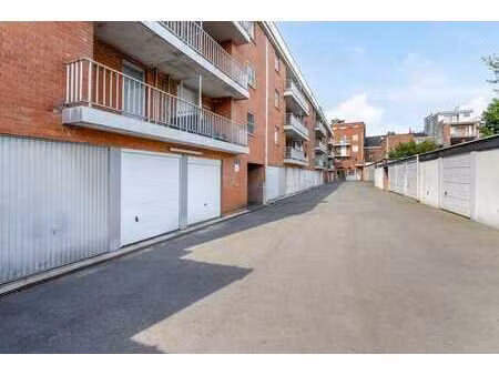 garage in het centrum van roeselare.