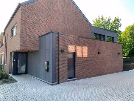 appartement 3 chambres 109m2 terrasse couverte et jardin