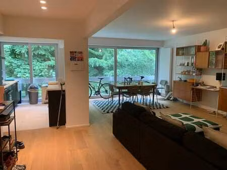 appartement 2 ch rénové 92m² + parking - watermael-boitsfort