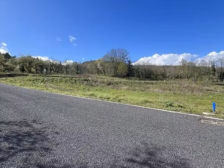 terrain de 675 m2