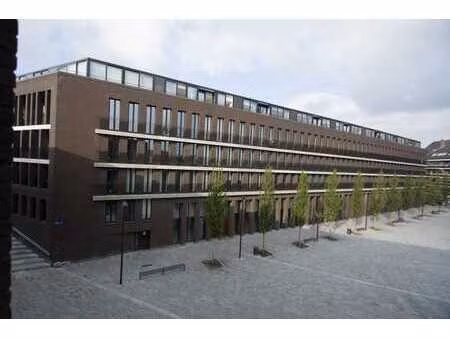 appartement 2 ch. récent avec balcon  cave et grand garage