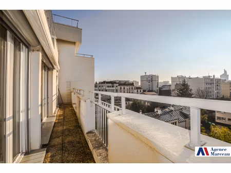 3 pièces traversant avec balcons à courbevoie - fauvelles