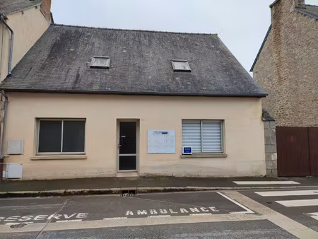 soquet immobilier- proche commerces - broons centre
