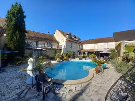 ensemble immobilier rare aux possibilites de developpemnt exceptionnelles