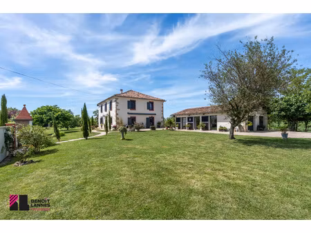 proche samatan - elegante propriete renovee de 207m2 avec pi