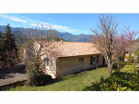 maison 4 faces avec piscine