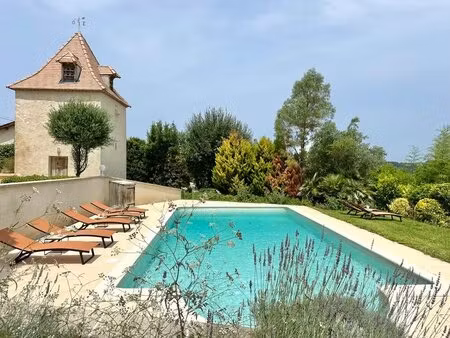 propriété champêtre exceptionnelle avec piscine carrelée et vues panoramiques à pujols ...