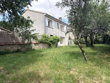 spacieuse maison familiale avec 4 chambres aunac sur charente