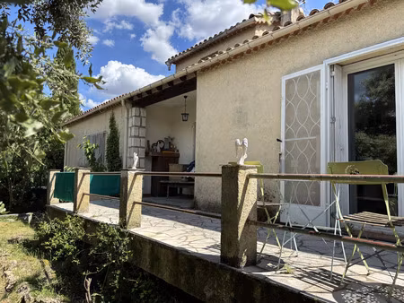 lorgues  maison sur 2030 m² de terrain avec piscine et appartement