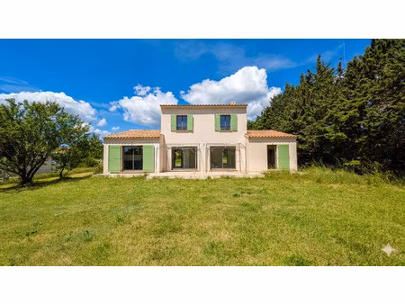 villa neuve lourmarin sur grand terrain