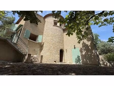 maison et grand terrain 10 pièces