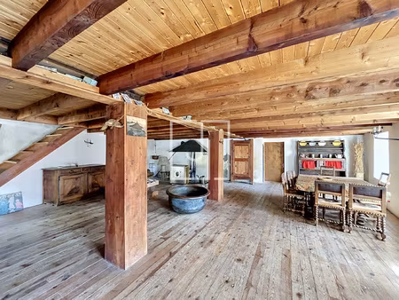 immense maison sur la commune de saint-paul-sur-ubaye