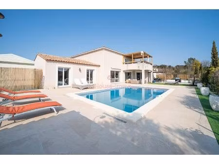 maison contemporaine avec piscine à vivès