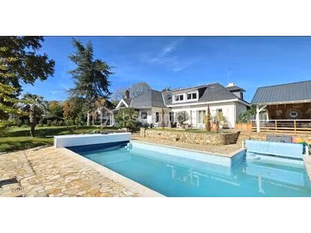 demeure de 280 m² à saint-barthelemy-d'anjou