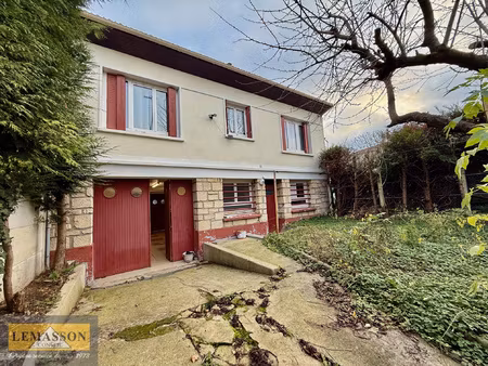 maison avec 4 chambres !