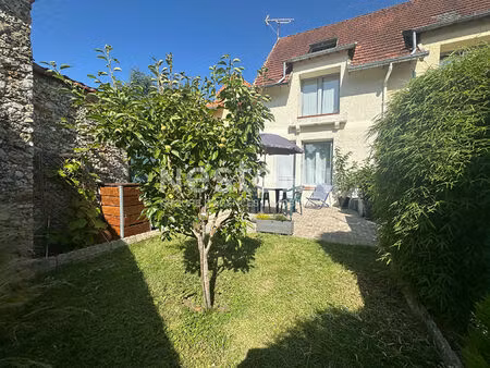 neuilly en vexin à 5 minutes de marines maison de ville de 50 m² / 2 chambres avec jardin 