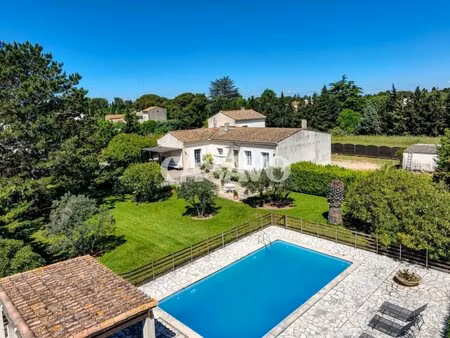 vente maison 4 pièces de 125m² - 13200 arles