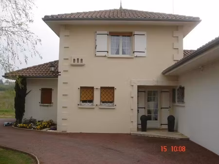location meublée appartement 1 pièce 25 m² à gond-pontouvre (16160)  380 €