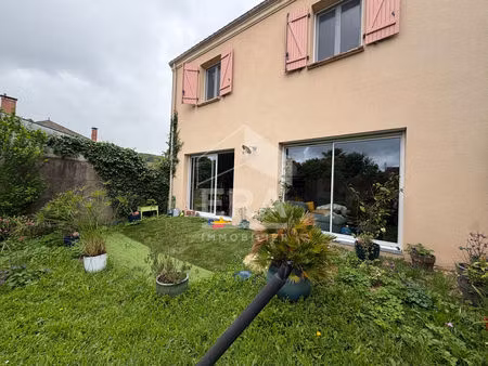 a louer  agréable maison t.5 avec jardinet & 2 parkings  proche hopital francheville - qua
