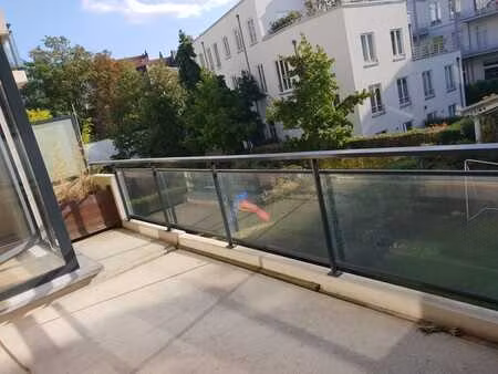 bel appartement 2 chambres + bureau + parking+ terrasse sud