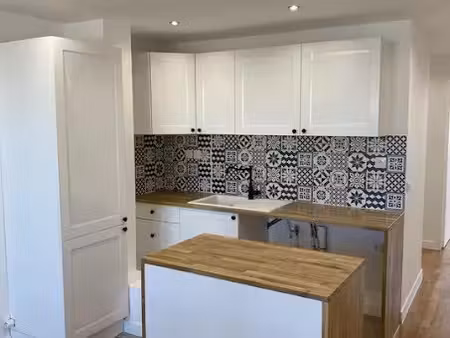 location appartement 2 pièces 43 m² à la garenne-colombes (92250)  1 490 €