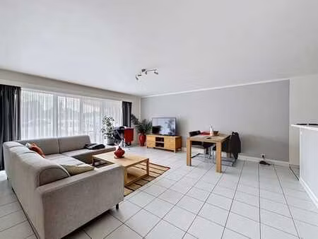 spacieux 2 chambres avec terrasse + possibilité garage
