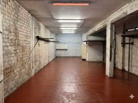 très grand garage à vendre à koksijde