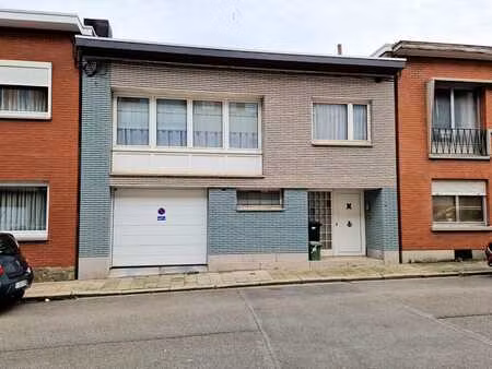 maison 2 ch. 191m²  garage  terrasse et jardin.
