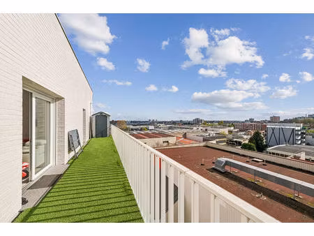 appartement 4 pièces 85m² avec vue panoramique et extérieurs