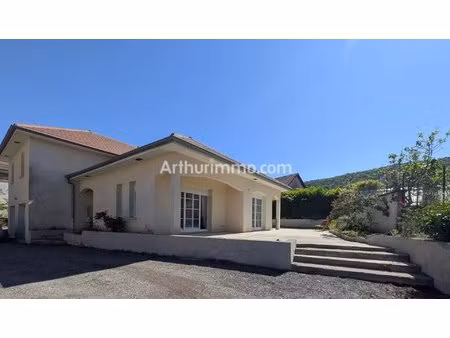 maison contemporaine aux beaux volumes