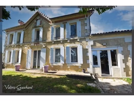 le pizou - maison en pierre 257 m² + piscine  nombreuses dépendances et terrain