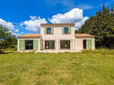 villa neuve lourmarin sur grand terrain