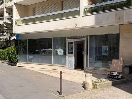 location commerce paris 75015 105m²
