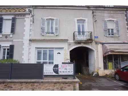 idéale grande famille maison de ville avec dépendances et ja