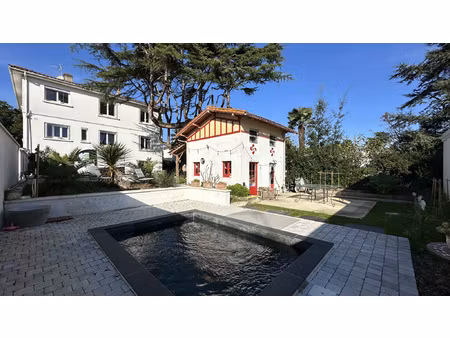 vaux sur mer maison familiale sur 3 niveaux avec piscine.