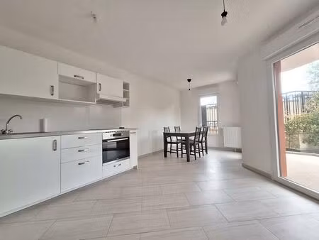 appartement f2 meublé centre ville + jardin + parking + chauffage