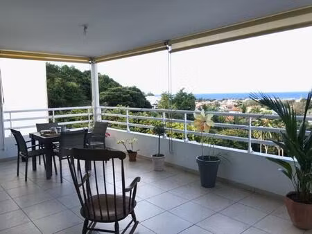 t4 meublé avec vue mer – schoelcher