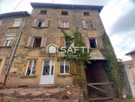 grande maison ancienne en pierres à restaurer