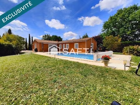 maison de plain-pied de 156 m² avec piscine