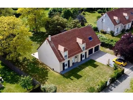 gambais  maison de 6p  4 chambres  double exposition  garage deux places   calme  parfait 