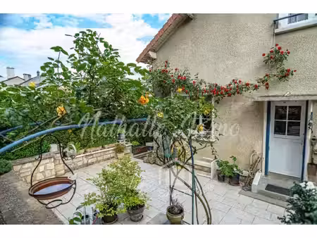 4 chambres  beau jardin  proximité gare commerces
