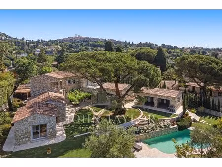 bastide en pierre rénovée  à pied de saint-paul de vence