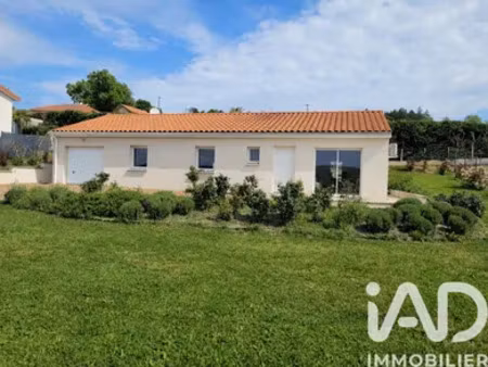 maison à régny (42630)