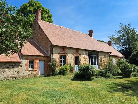 maison de campagne rénovée comprenant 4 ou 5 chambres