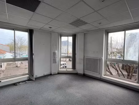 vente bureau la rochelle 784 m²