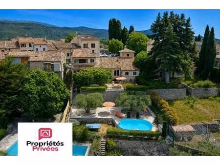 demeure unique dans village provencal avec vue exceptionnelle