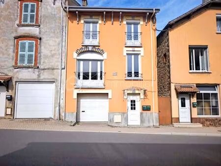 immeuble de 136 m² à noiretable