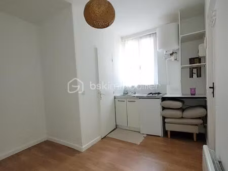 studette de 10 72 m² à saint-ouen