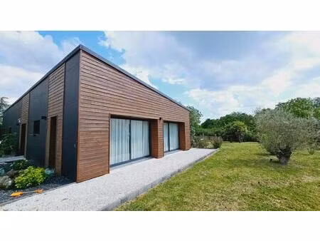 maison de plain pied de 160m² 5 pieces piscine garage